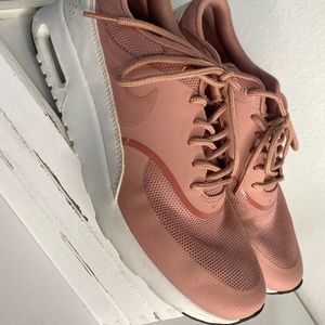 - Size: 8.5 Women NIKE shoes